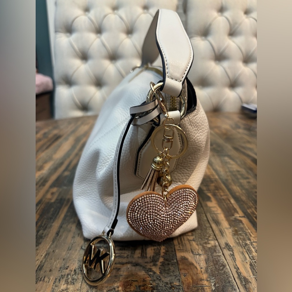 MICHAEL KORS Brooke Cream Medium Pebbled
Leather Bag - Picture 7 of 11
